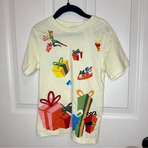 Disney Parks Creme Character Present Christmas Novelty Print Tee Sz S Holidays